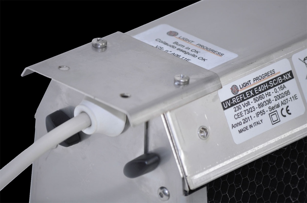 UV-C-Reflex Einheit aus Edelstahl AISI 304 mit Gitter für KÜHLSTAURAUM, 40W-HO (530 x 118 x 120 mm)