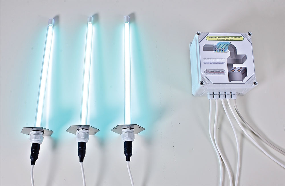 UV-C-Vorrichtung (+ Ozon) zur Reduzierung von Gerüchen und Fetten in Küchenhauben - sechseckige Flansche | 35W-HO (QS-Lampen) - 397mm - Ozon 280m³/h @ 2,5m/s - IP40