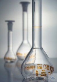 [3 664 200 USP] (3 664 200 USP) Messkolben, 2000 ml, Klasse A, konformitätsbescheinigt,  NS29/32, PE-Stopfen, Diffico braun, nach USP  hergestellt aus DURAN Rohr,    