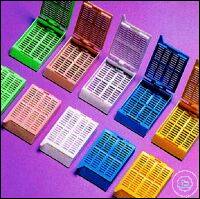 [7 127 100] (7 127 100) EINBETTRAHMEN POM EINWEG, MIT CLIPVERSCHLUSS,   40 X 28 X 7 MM, COLOR-CODE: WEISS  PACK = 500 STUECK